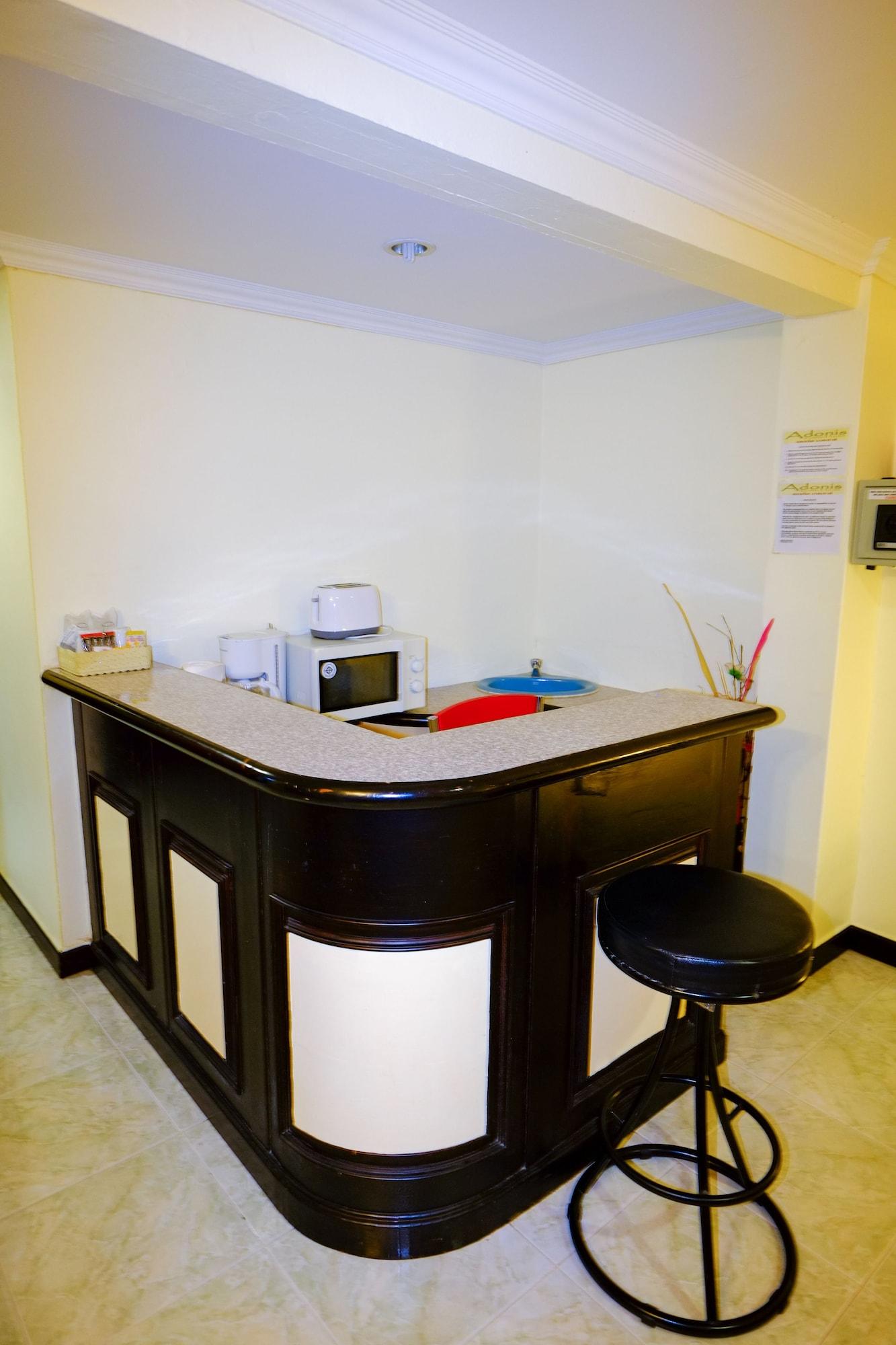 Adonis Guest House Patong Eksteriør bilde