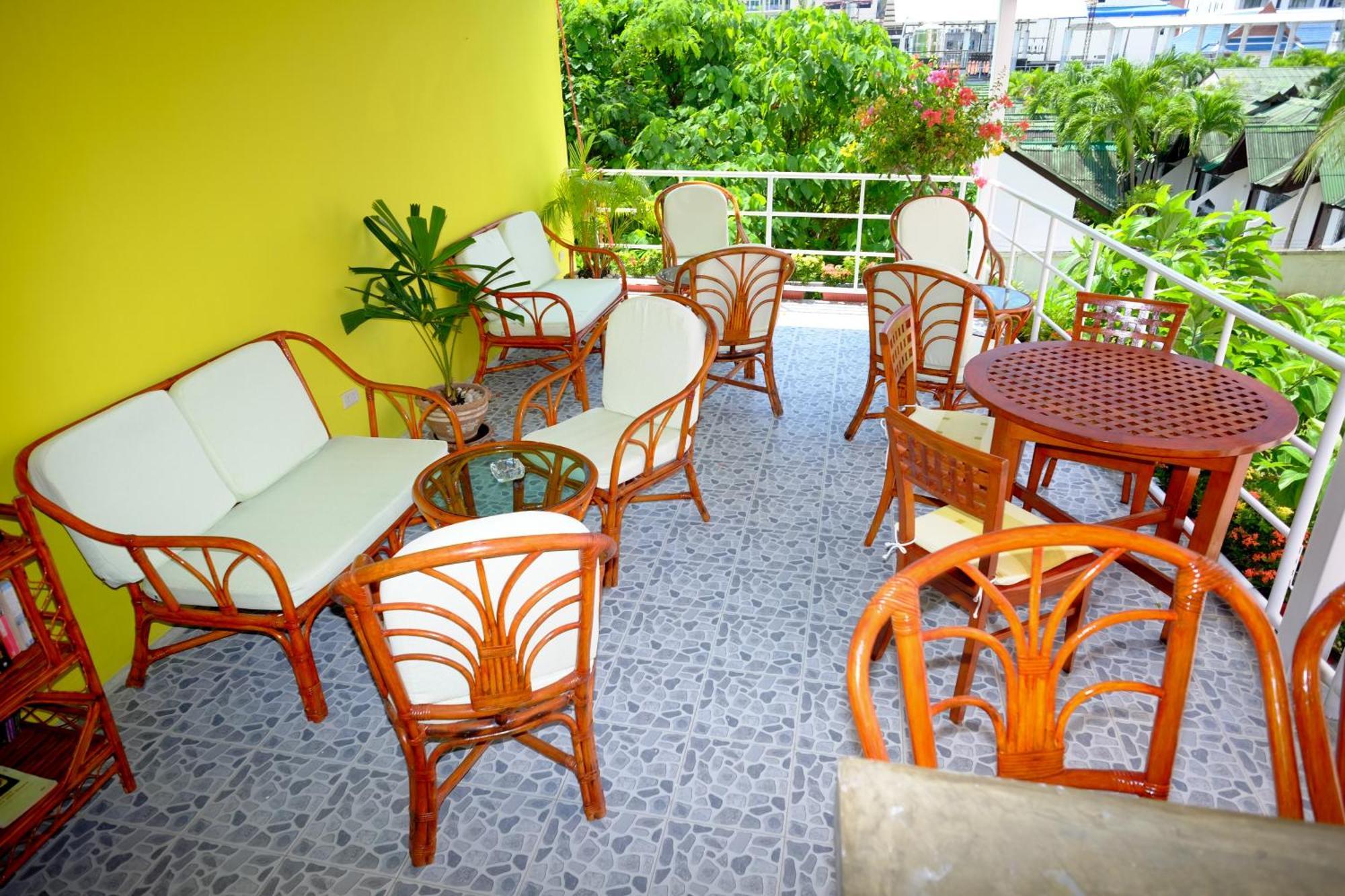 Adonis Guest House Patong Eksteriør bilde
