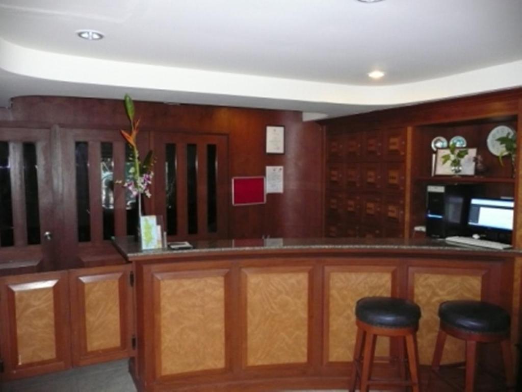 Adonis Guest House Patong Eksteriør bilde